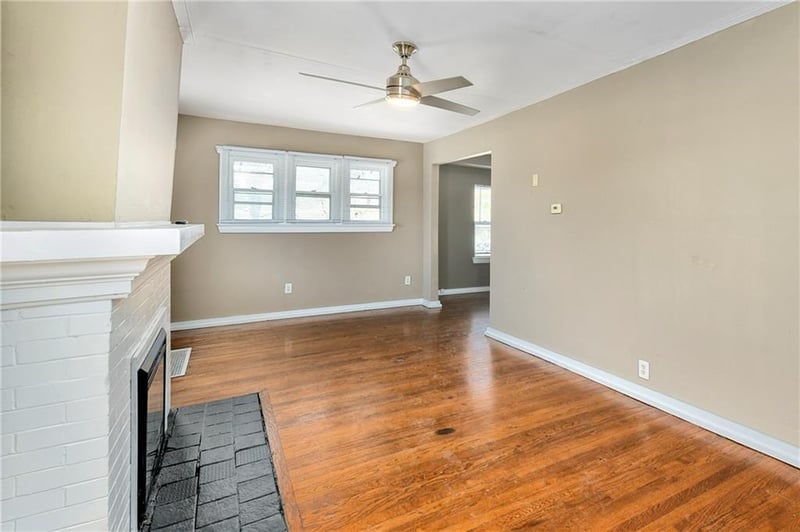 4427 Agnes Ave, Kansas City, MO 64130