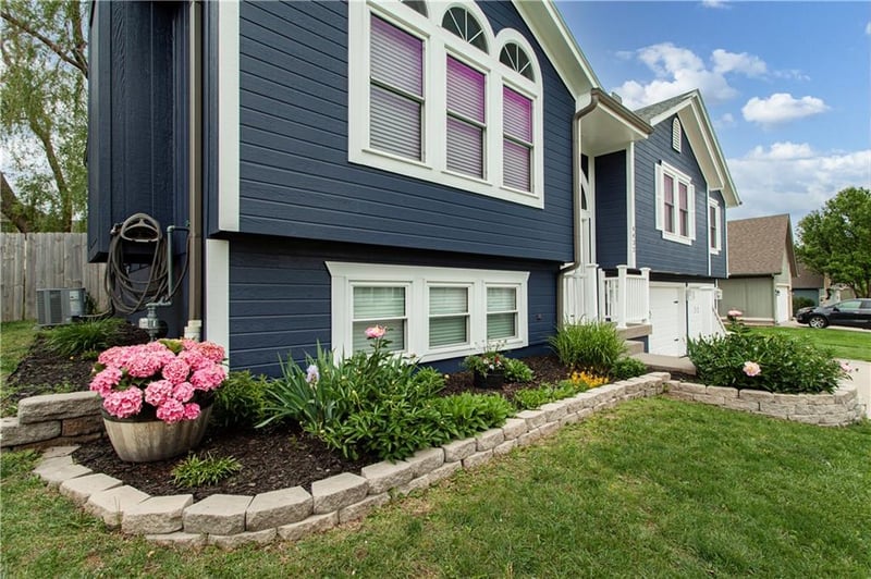4432 Rivulet Dr, Lee's Summit, MO 64082