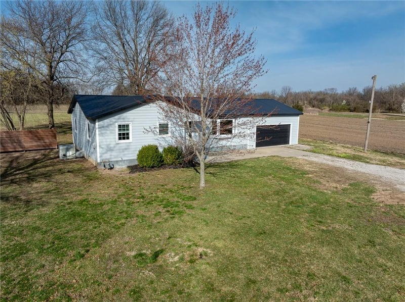 1601 N Dreher St, Weir, KS 66781