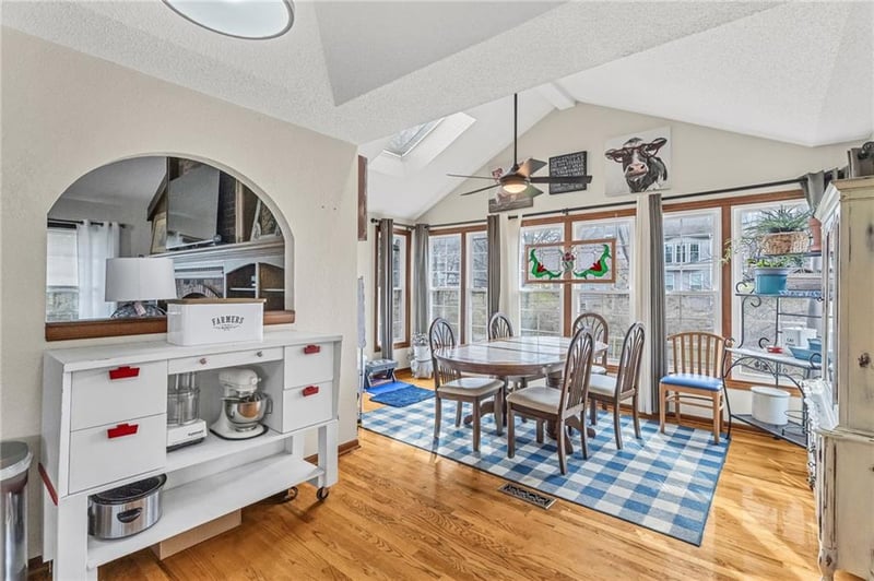 1261 81st St, Kansas City, MO 64118