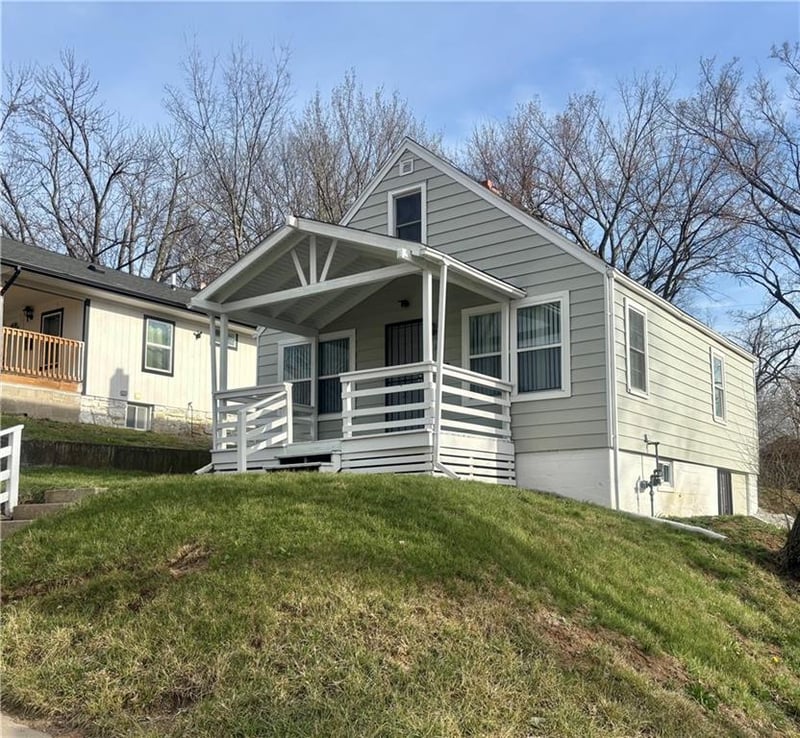 5601 E 27th Ter, Kansas City, MO 64128