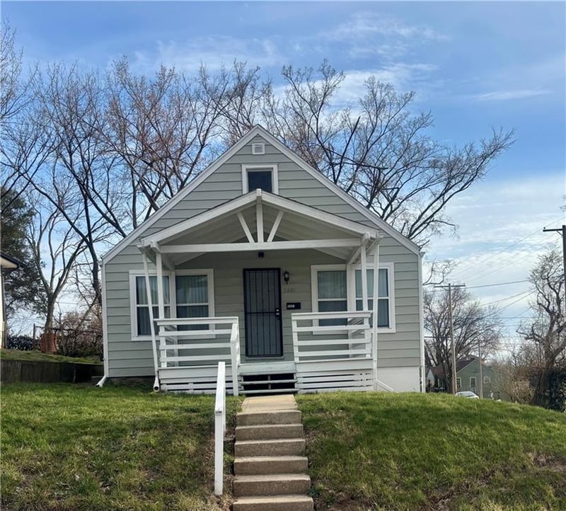 5601 E 27th Ter, Kansas City, MO 64128