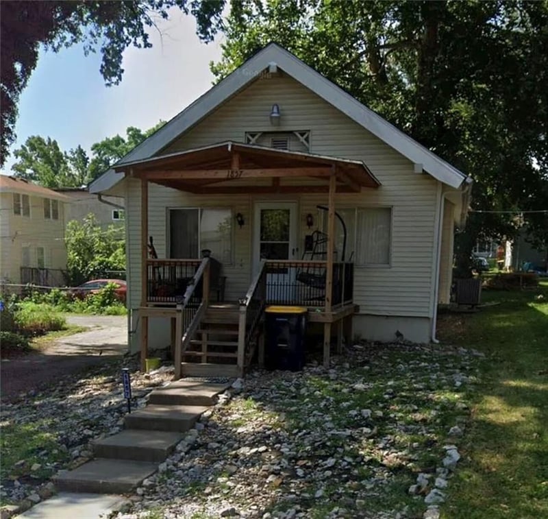 1857 68th Ter, Kansas City, MO 64132