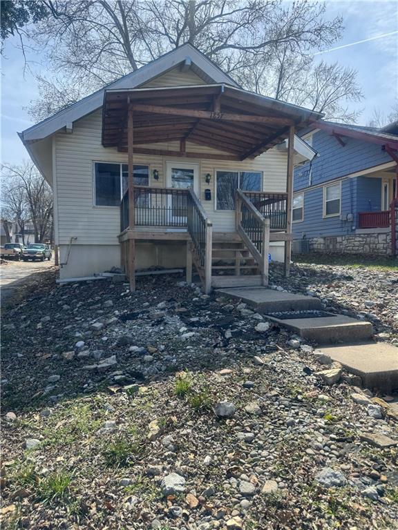 1857 68th Ter, Kansas City, MO 64132