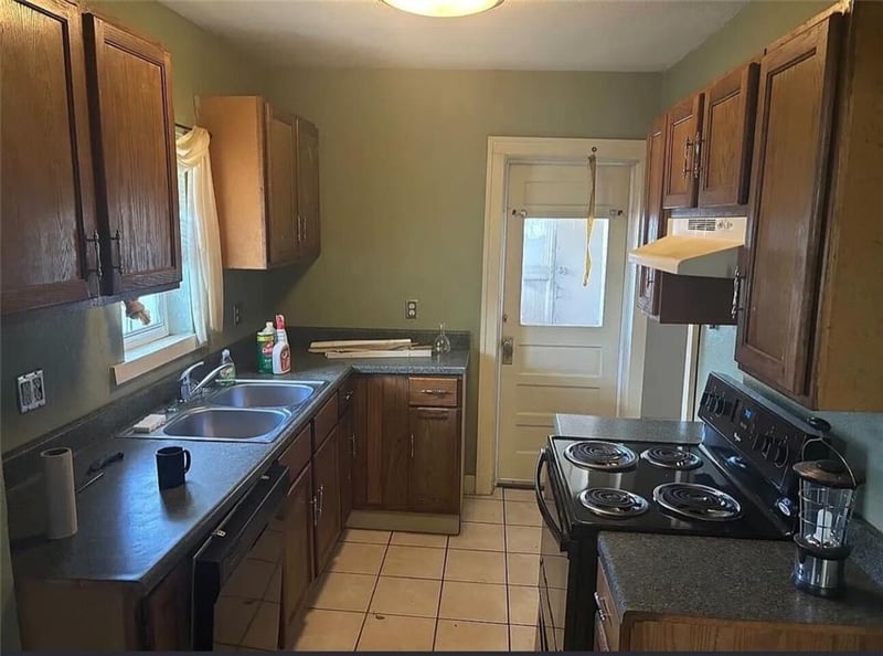 1857 68th Ter, Kansas City, MO 64132