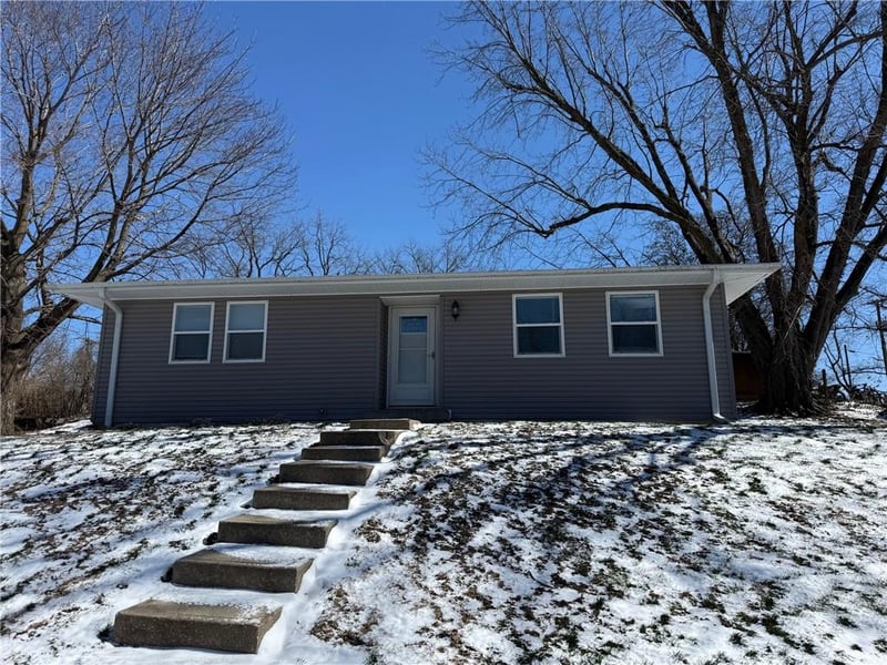 200 S Harrison St, Oregon, MO 64473