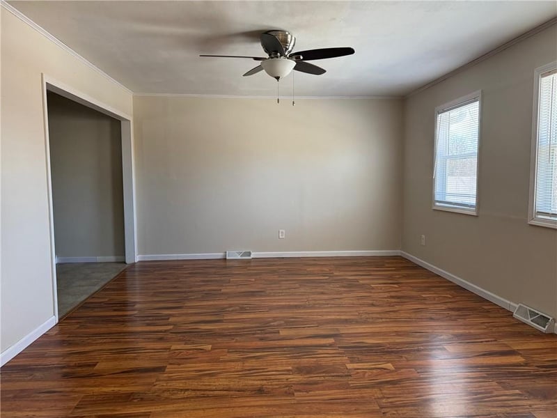 200 S Harrison St, Oregon, MO 64473