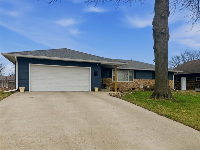 241 Southwest Dr, Chillicothe, MO 64601