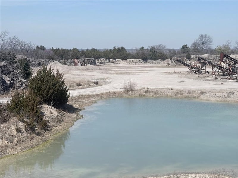 5886 Cr 3570 Rd, Independence, KS 67301