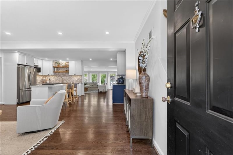6014 W 68th St, Overland Park, KS 66204