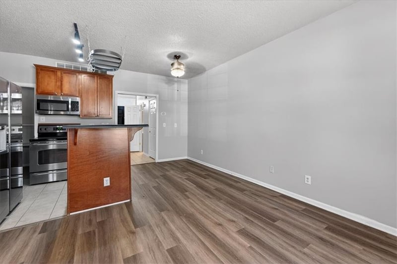 911 41st Pl #911, Kansas City, MO 64111