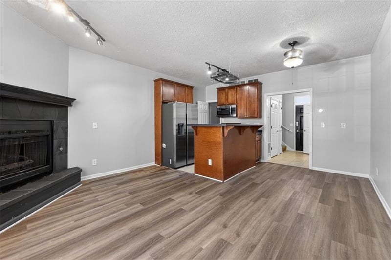 911 41st Pl #911, Kansas City, MO 64111