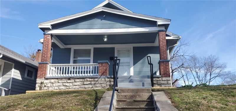 6004 E 9th St, Kansas City, MO 64125