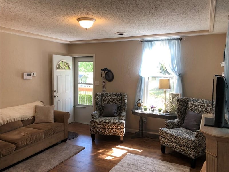 312 Grand Ave, Leavenworth, KS 66048