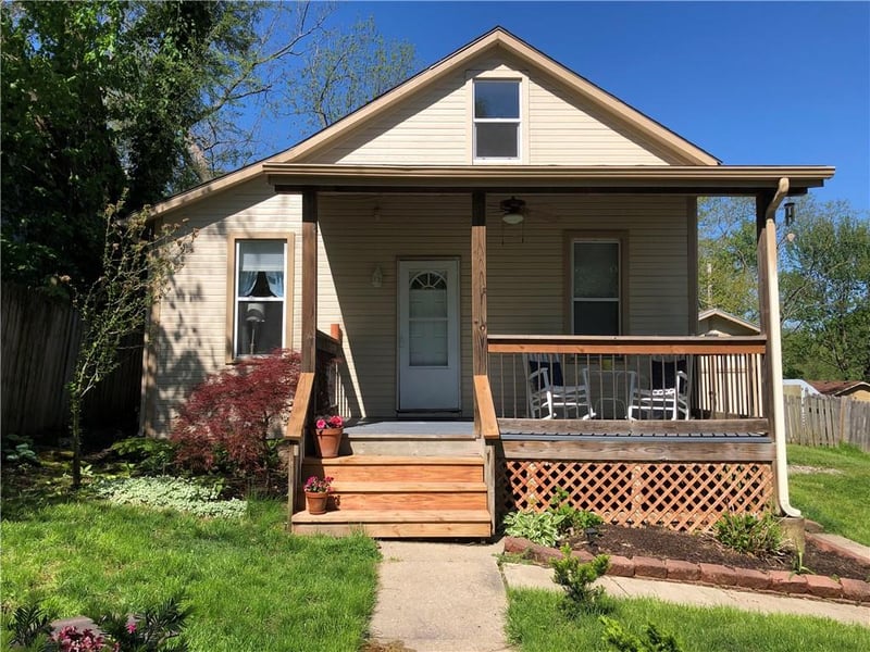 312 Grand Ave, Leavenworth, KS 66048