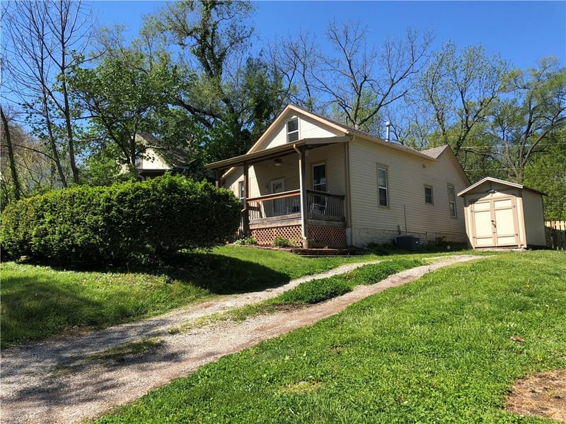 312 Grand Ave, Leavenworth, KS 66048