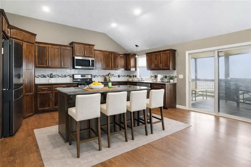 11104 Belleview Ave, Kansas City, MO 64155