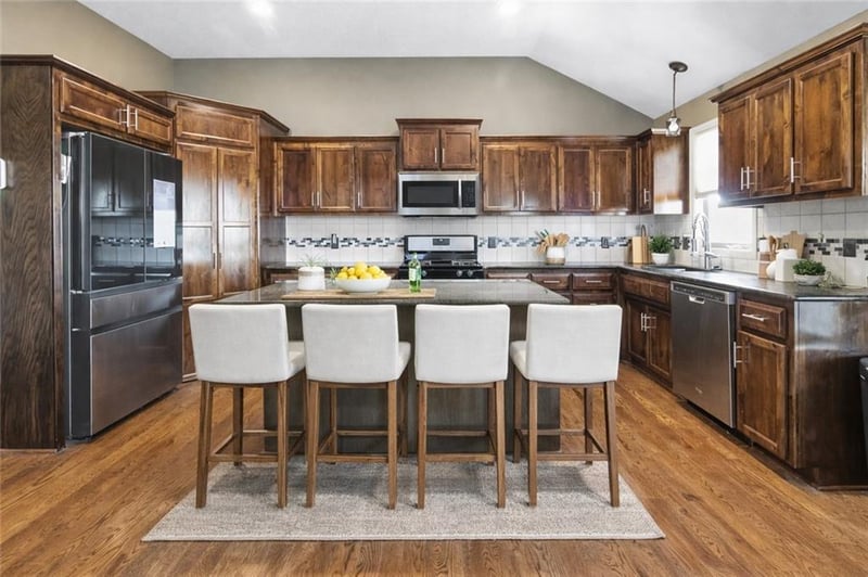 11104 Belleview Ave, Kansas City, MO 64155