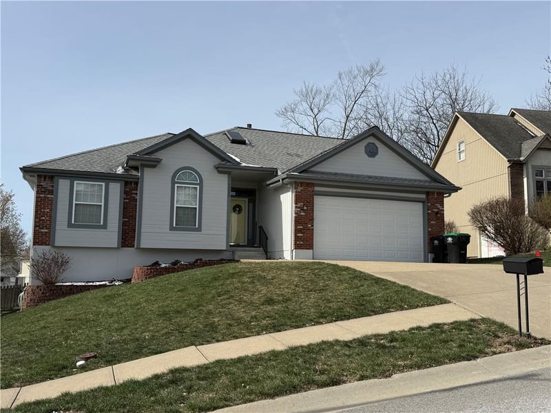 18809 32nd Terr Ct, Independence, MO 64057