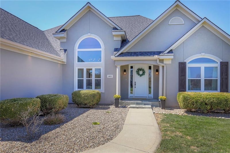 1602 SW Timberline Rd, Oak Grove, MO 64075