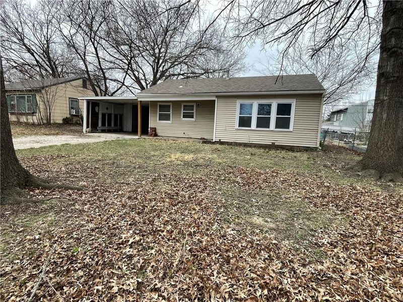 2508 Moundview Dr, Lawrence, KS 66049