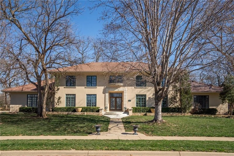 4412 Nicklaus Dr, Lawrence, KS 66047