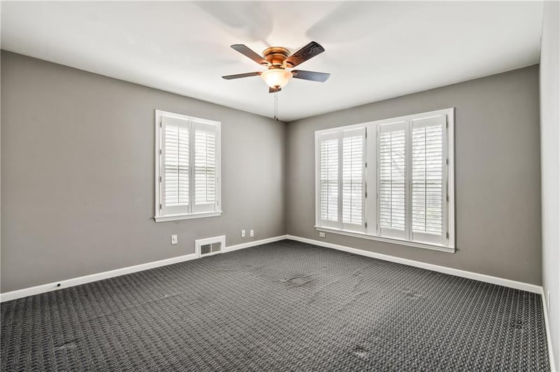 616 E 66th St, Kansas City, MO 64131