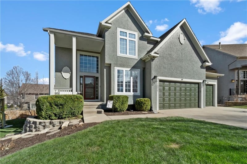 15914 161st St, Olathe, KS 66062