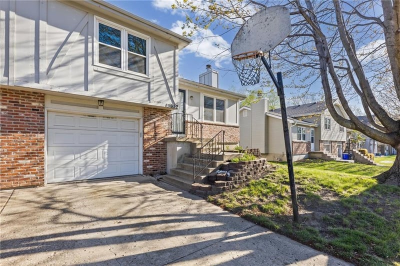 15052 W 139 St, Olathe, KS 66062