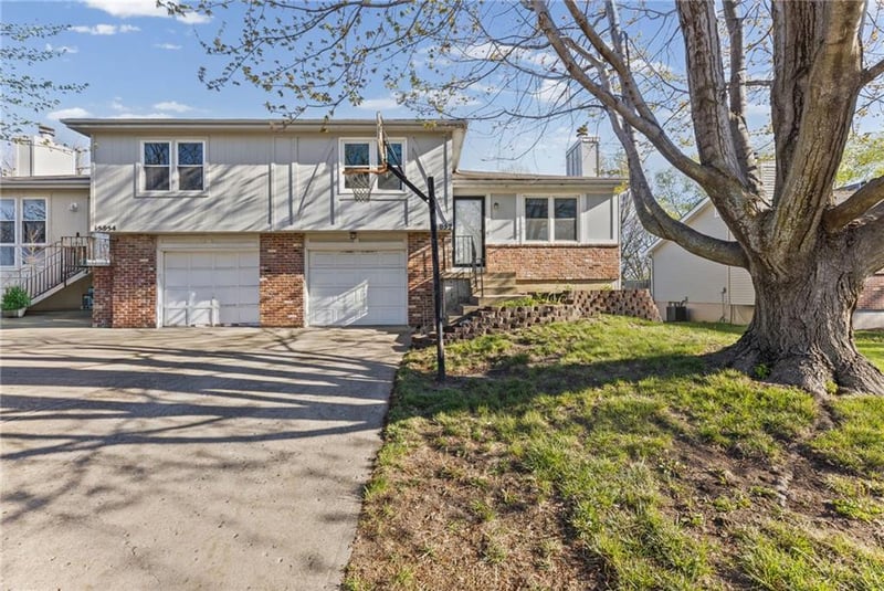 15052 W 139 St, Olathe, KS 66062