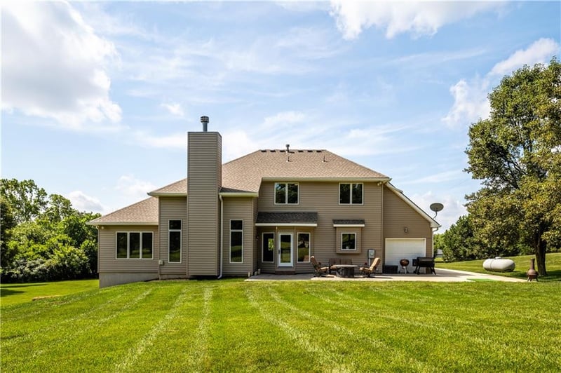 17888 Evans Rd, Tonganoxie, KS 66086