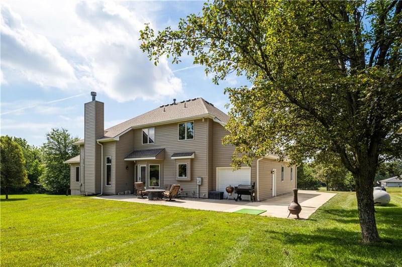 17888 Evans Rd, Tonganoxie, KS 66086