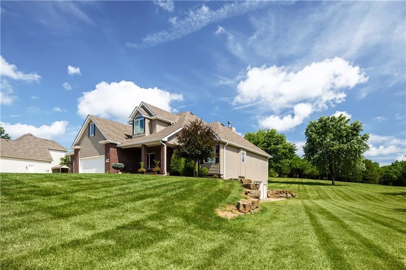 17888 Evans Rd, Tonganoxie, KS 66086