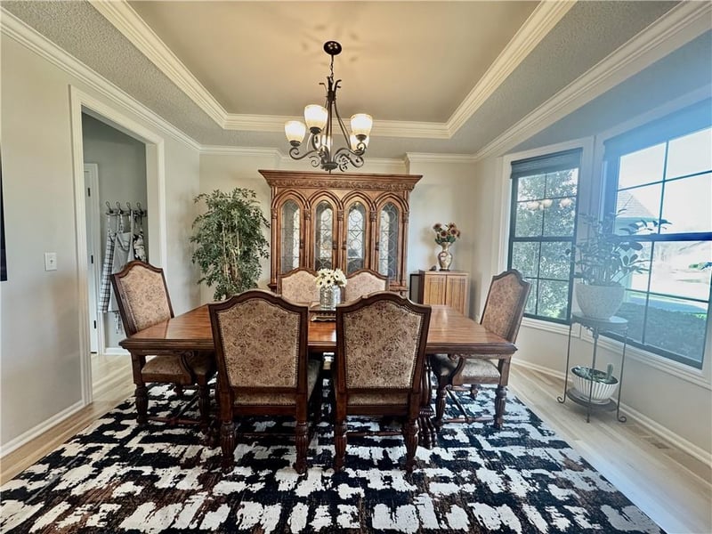 18383 155th St, Olathe, KS 66062