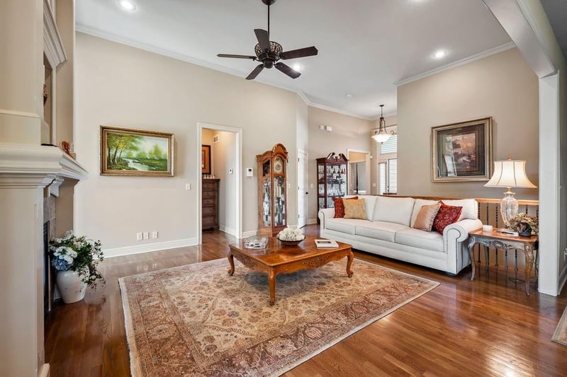 15917 29th Street Ct, Independence, MO 64055