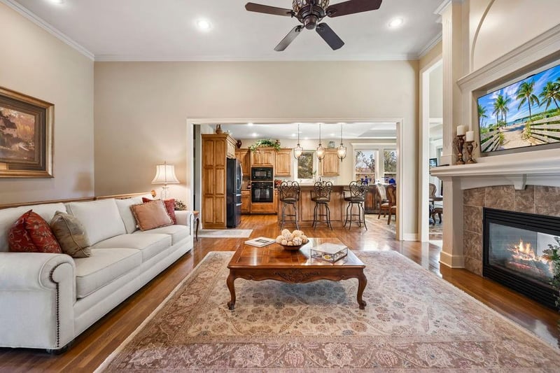 15917 29th Street Ct, Independence, MO 64055