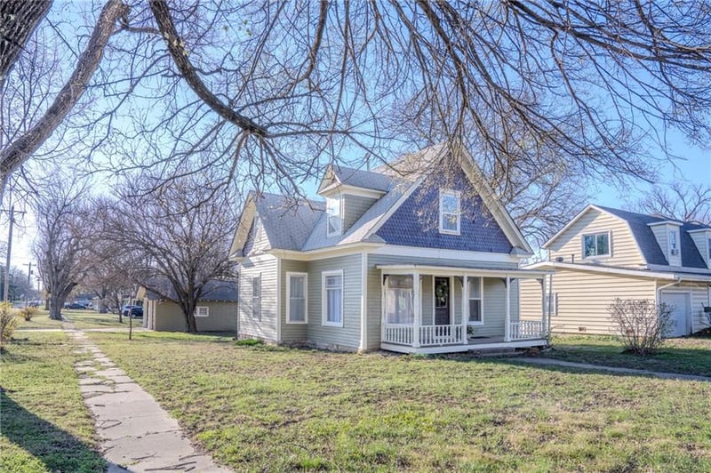 503 11th St, Fredonia, KS 66736