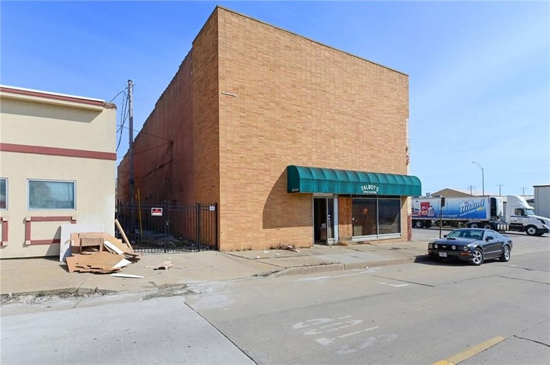 213 5th St, St Joseph, MO 64501
