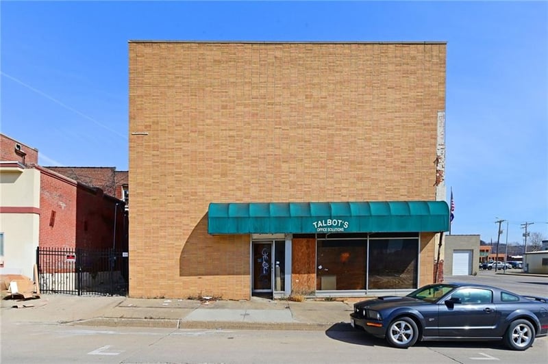 213 5th St, St Joseph, MO 64501