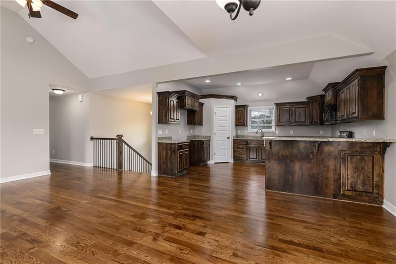 15418 Meyer Dr, Basehor, KS 66007