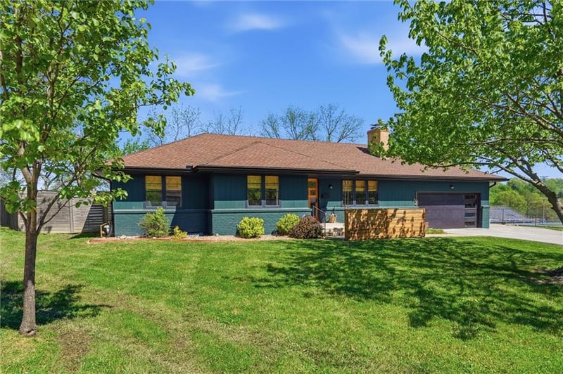 1104 93rd St, Kansas City, MO 64114