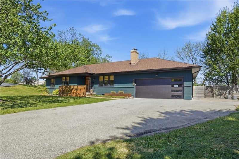 1104 93rd St, Kansas City, MO 64114