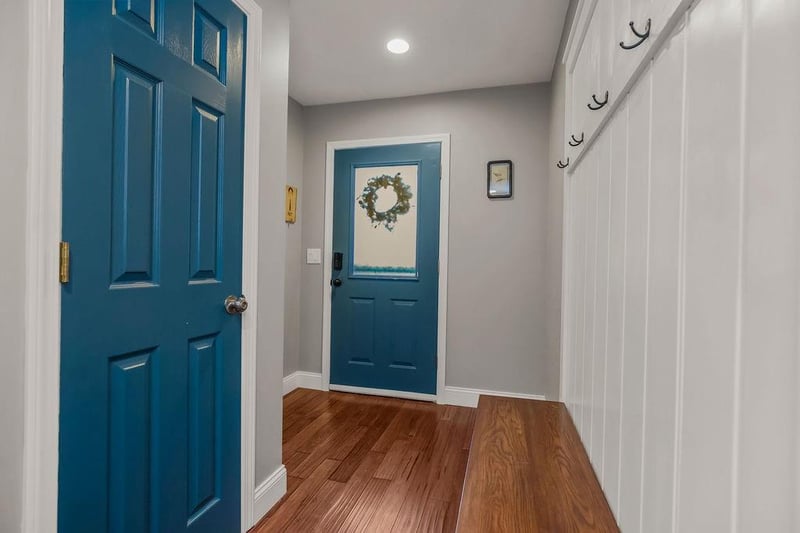 4906 Barry Rd, Kansas City, MO 64154