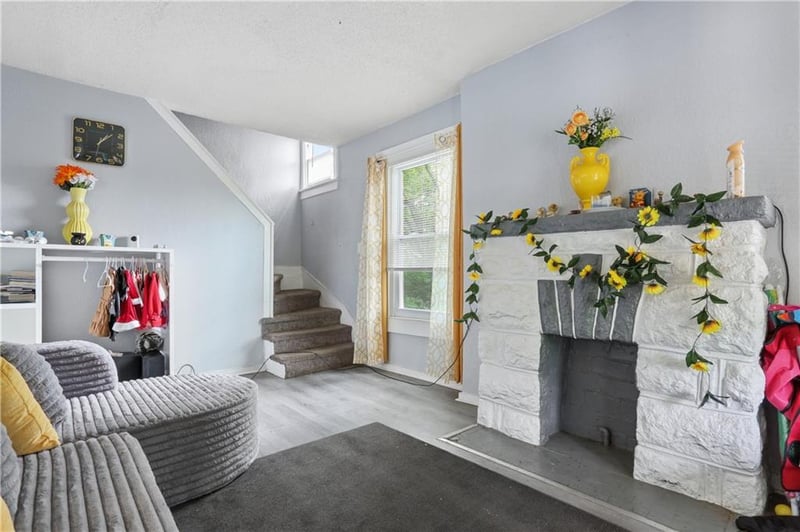 3731 Olive St, Kansas City, MO 64109