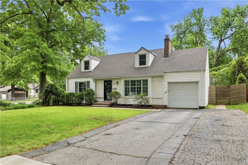 3901 73rd Ter, Prairie Village, KS 66208