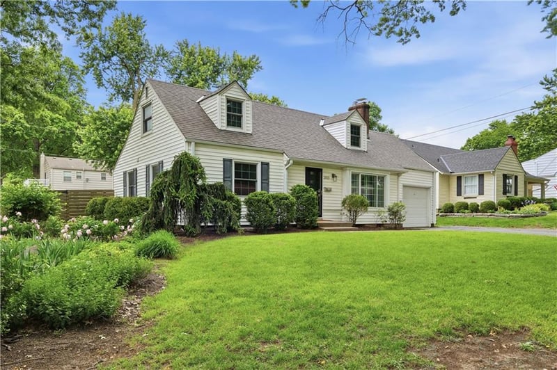 3901 73rd Ter, Prairie Village, KS 66208