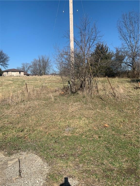 8530 S Trail Ridge Dr, Kansas City, MO 64139