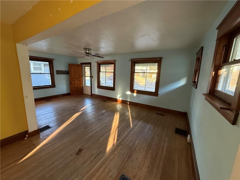 4324 Cambridge St, Kansas City, KS 66103