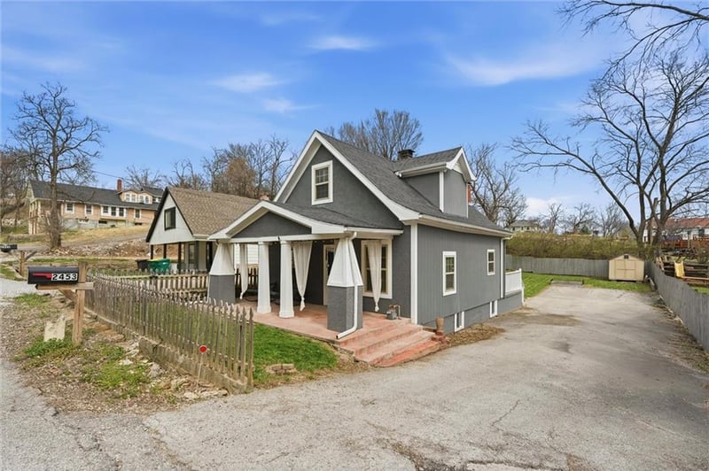 2453 12th Ter, Kansas City, KS 66103