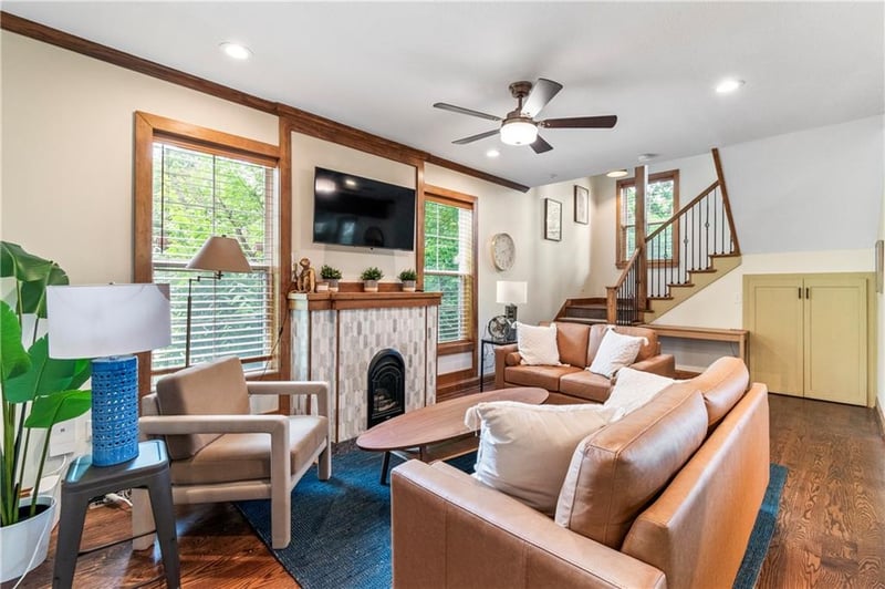 3412 Charlotte St, Kansas City, MO 64109